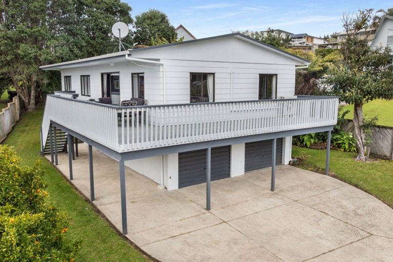 Photo of property in 124 Onemana Drive, Onemana, Whangamata, 3691