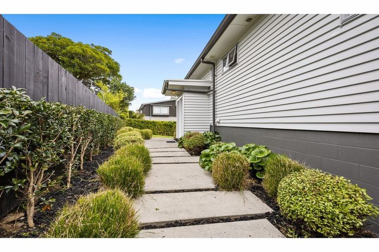 Photo of property in 54 Aberdeen Road, Campbells Bay, Auckland, 0620