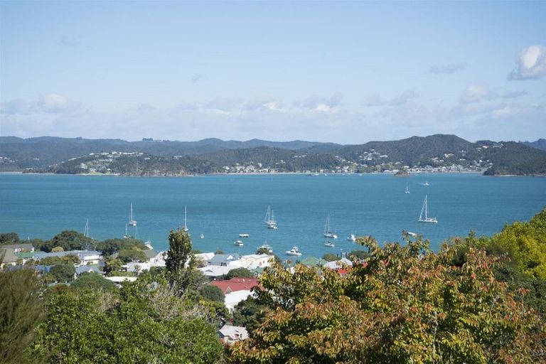 Photo of property in 19 James Street, Russell, 0202