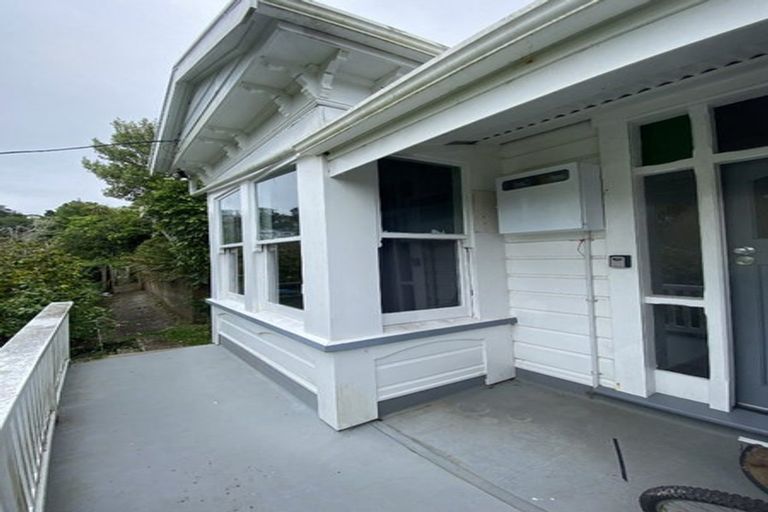 Photo of property in 37 Plunket Street, Kelburn, Wellington, 6012