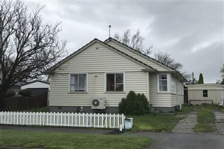 Photo of property in 16 Hillary Crescent, Upper Riccarton, Christchurch, 8041