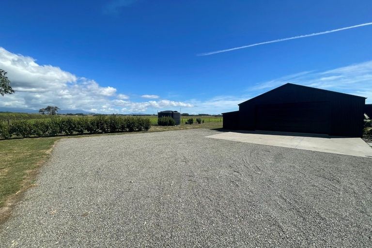 Photo of property in 450 Waitara Road, Huirangi, New Plymouth, 4373