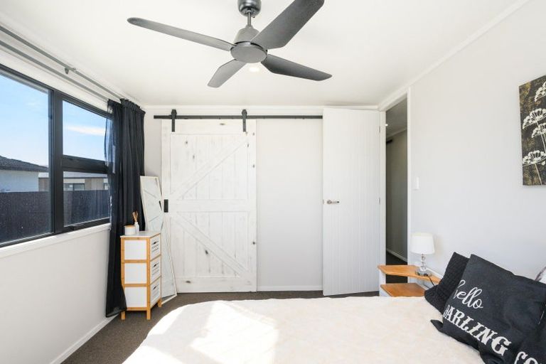 Photo of property in 7 Colonial Place, Kelvin Grove, Palmerston North, 4414