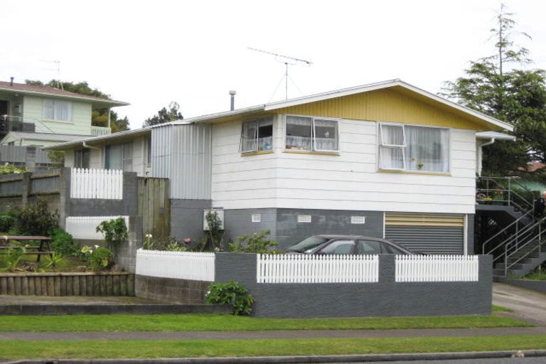 Photo of property in 61 Riversdale Drive, Merrilands, New Plymouth, 4312