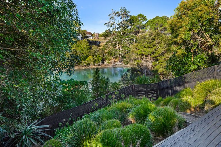 Photo of property in 15 Elliot Street, Howick, Auckland, 2014