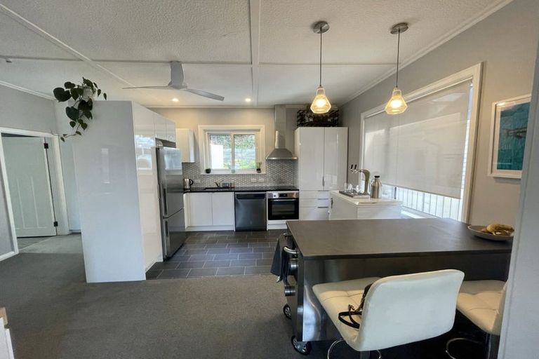 Photo of property in 26 Queens Drive, Kilbirnie, Wellington, 6022