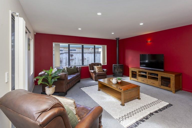 Photo of property in 22 Rifleman Lane, Paraparaumu Beach, Paraparaumu, 5032