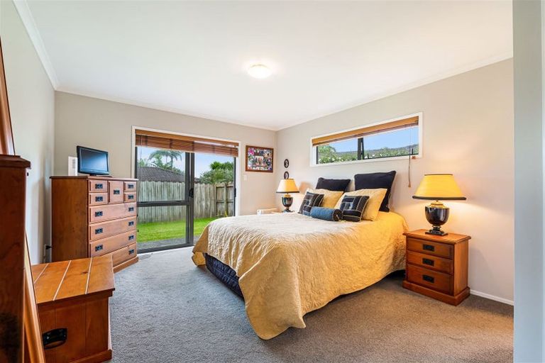 Photo of property in 3 Springtide Place, Red Beach, 0932