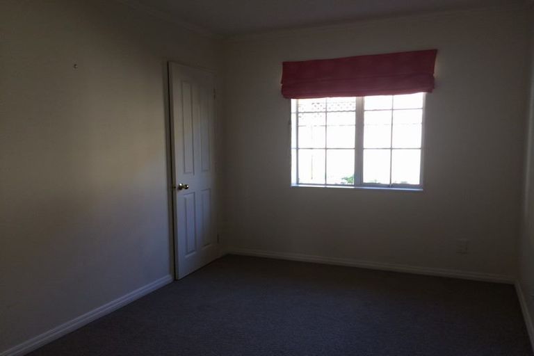 Photo of property in 30 Ponderosa Drive, Oteha, Auckland, 0632