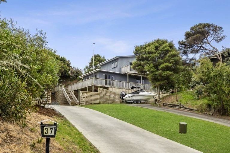 Photo of property in 37 Olsen Avenue, Mangawhai Heads, Mangawhai, 0505