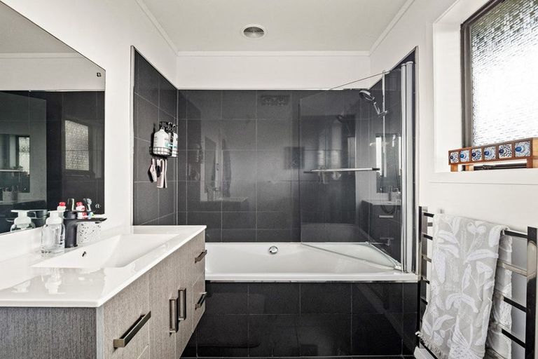 Photo of property in 51 Brighton Road, Green Island, Dunedin, 9018