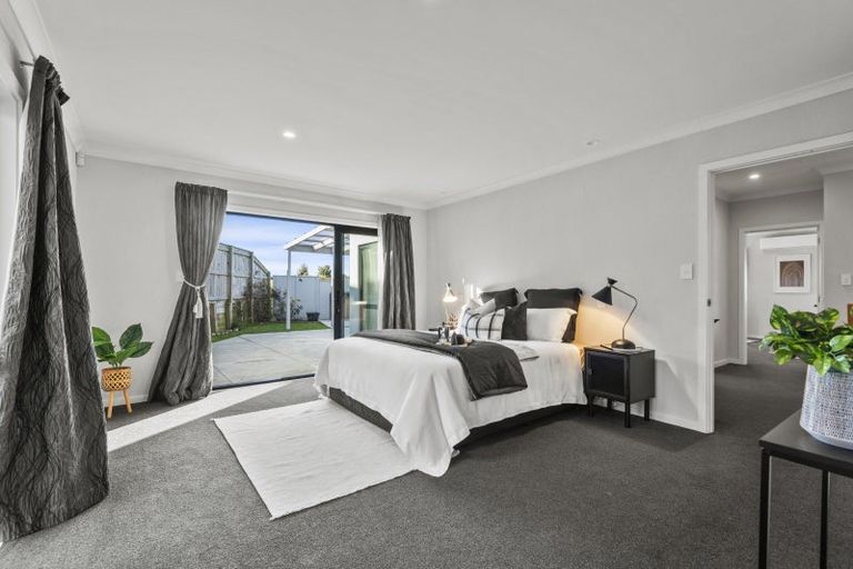 Photo of property in 1 Vaucluse Heights, Fitzherbert, Palmerston North, 4410