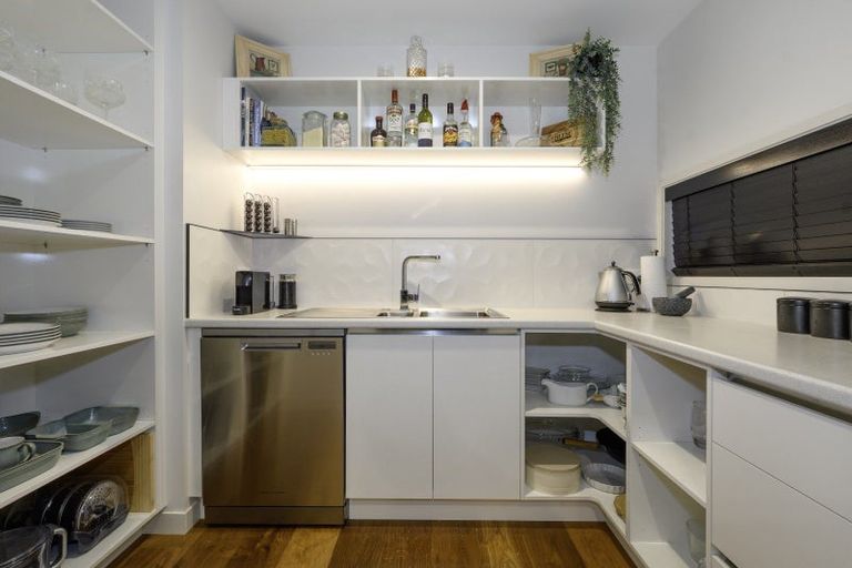 Photo of property in 31 Roger Guy Place, Welcome Bay, Tauranga, 3175