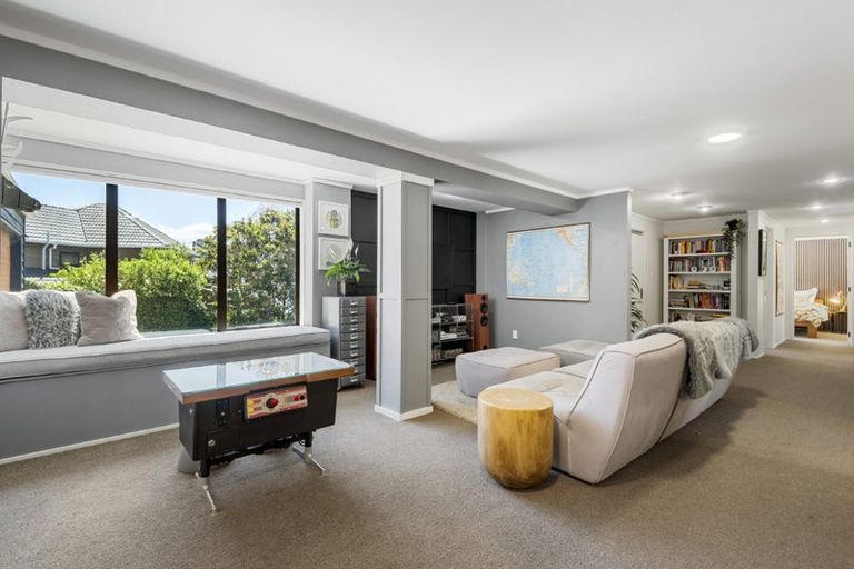 Photo of property in 8 Poaka Place, Beach Haven, Auckland, 0626