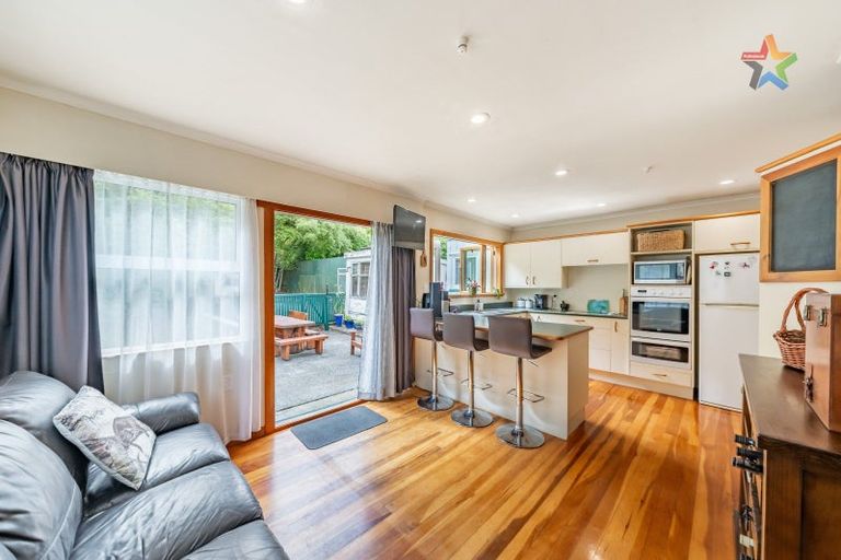 Photo of property in 21 Kennedy Grove, Stokes Valley, Lower Hutt, 5019
