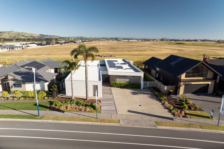 Photo of property in 15 Montiicola Drive, Papamoa Beach, Papamoa, 3118