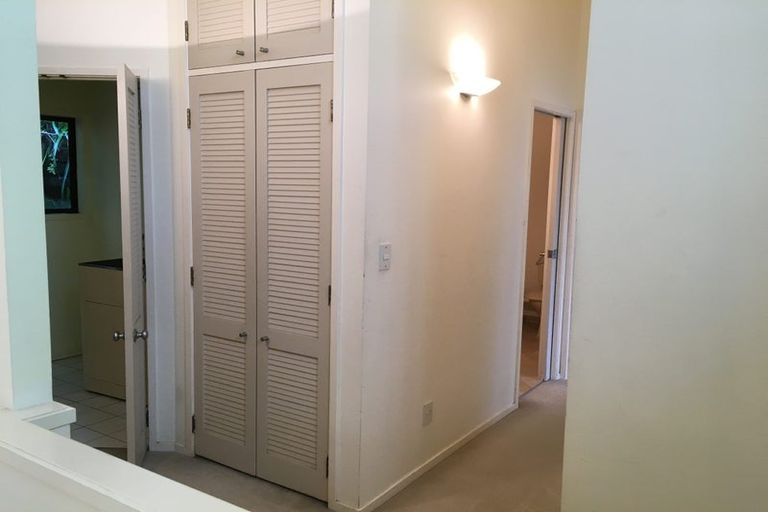 Photo of property in 86 Hattaway Avenue, Bucklands Beach, Auckland, 2012