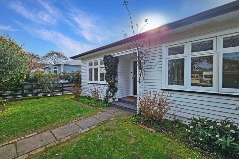 Photo of property in 35 Boulcott Street, Boulcott, Lower Hutt, 5010