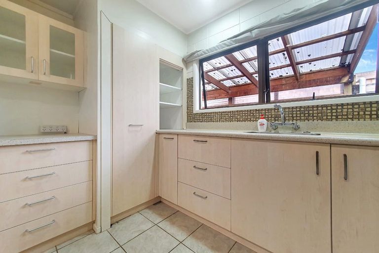 Photo of property in 130a Bruce Mclaren Road, Henderson, Auckland, 0612