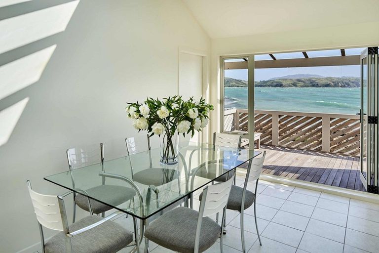 Photo of property in 19 Moana Road, Plimmerton, Porirua, 5026