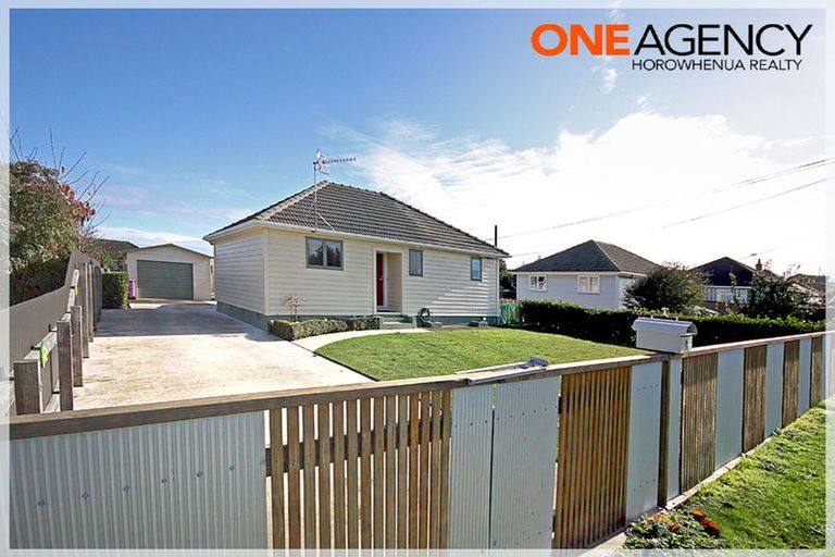 Photo of property in 9 Easton Street, Foxton, 4814