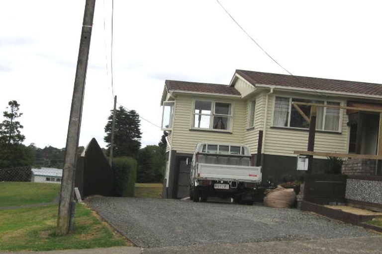 Photo of property in 1/25 Tiri Tiri Road, Birkdale, Auckland, 0626