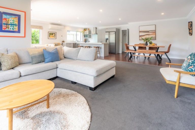 Photo of property in 15 Belize Grove, Grenada Village, Wellington, 6037