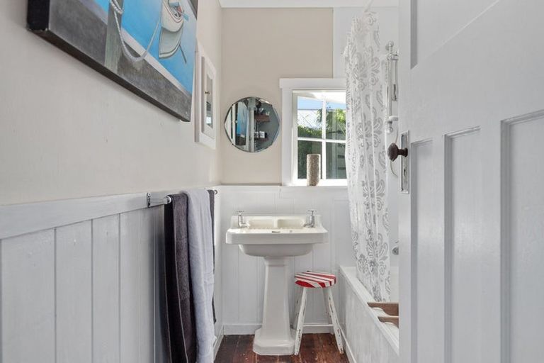 Photo of property in 12 Stanley Avenue, Te Aroha, 3320