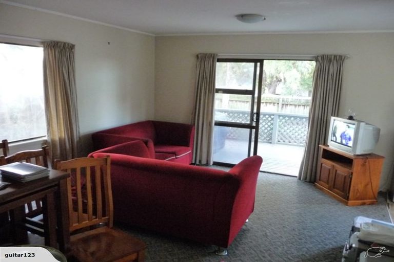 Photo of property in 2/10 Burundi Avenue, Clendon Park, Auckland, 2103