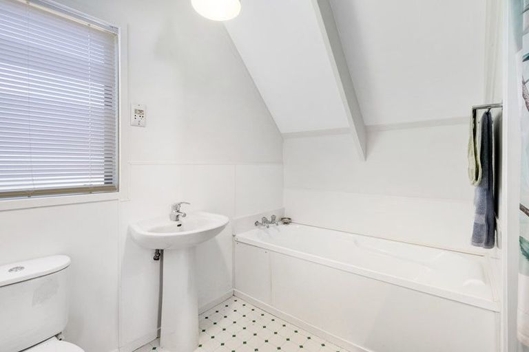 Photo of property in 2162 State Highway 16, Helensville, 0875