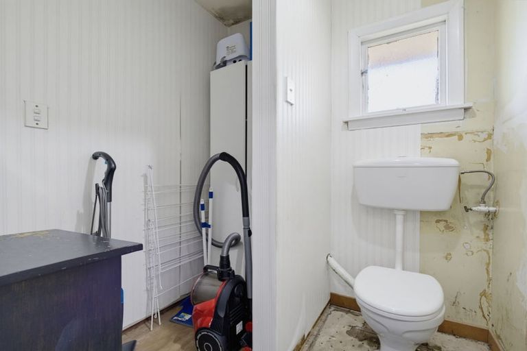Photo of property in 42 Daniels Road, Redwood, Christchurch, 8051