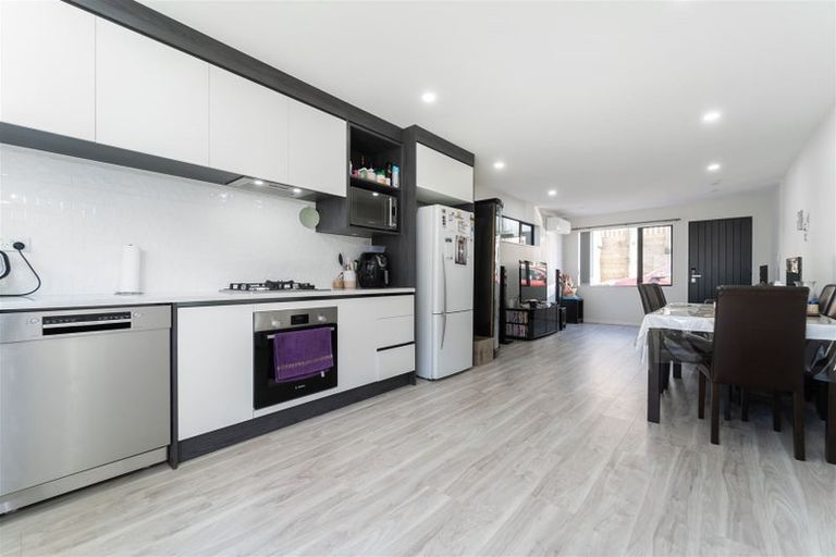 Photo of property in 13c Keiha Crescent, Massey, Auckland, 0614