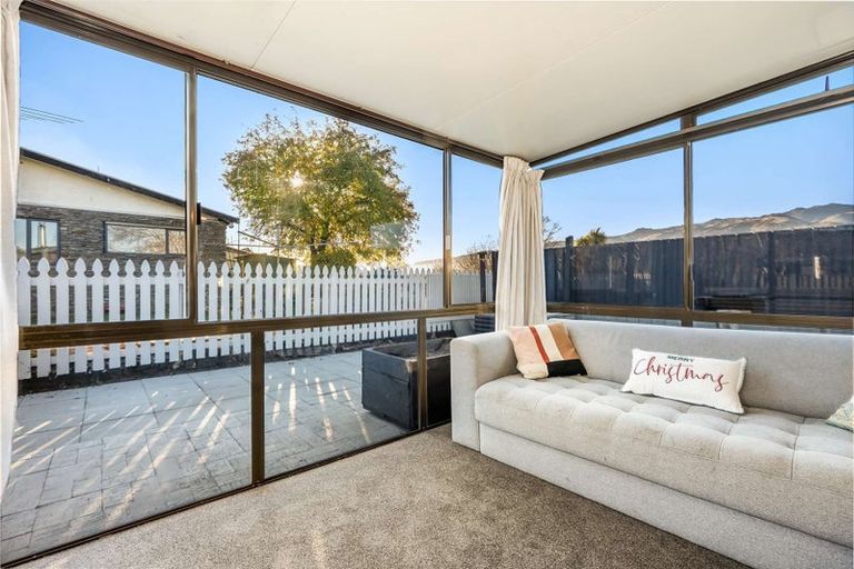 Photo of property in 2 Bruce Street, Cromwell, 9310