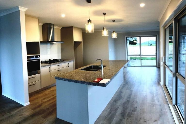 Photo of property in 24 Resolution Drive, Gulf Harbour, Whangaparaoa, 0930