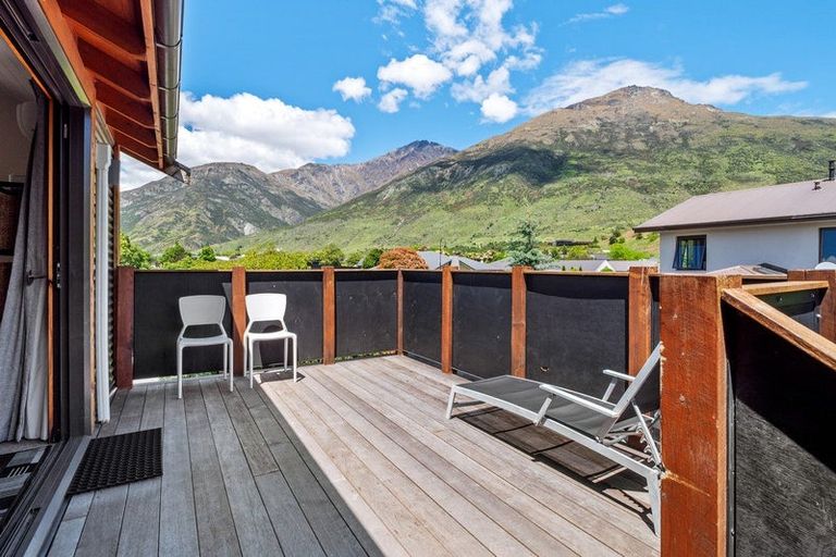 Photo of property in 32 Quill Street, Lake Hayes, Queenstown, 9304