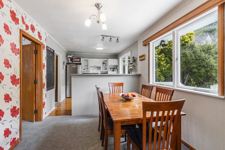 Photo of property in 58 Chester Road, Tawa, Wellington, 5028