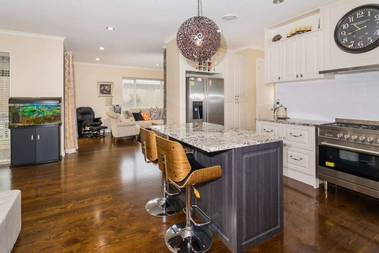 Photo of property in 29a Peach Road, Glenfield, Auckland, 0629