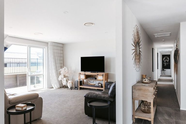 Photo of property in 30 Ridge Drive, Omokoroa, 3114