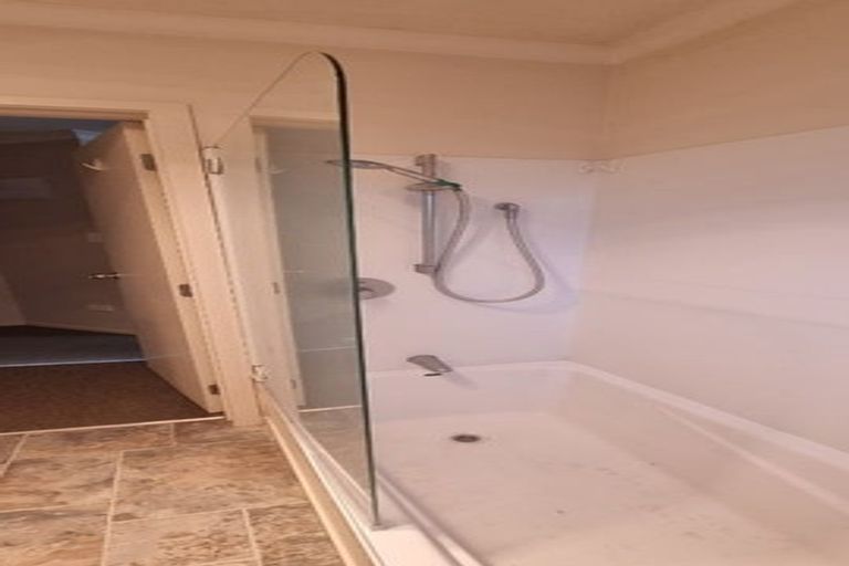 Photo of property in 10 Grierson Place, Pukekohe, 2120