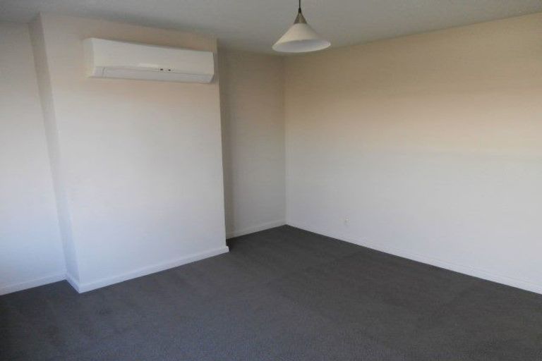 Photo of property in 2/12 Roslyn Avenue, Mairehau, Christchurch, 8052