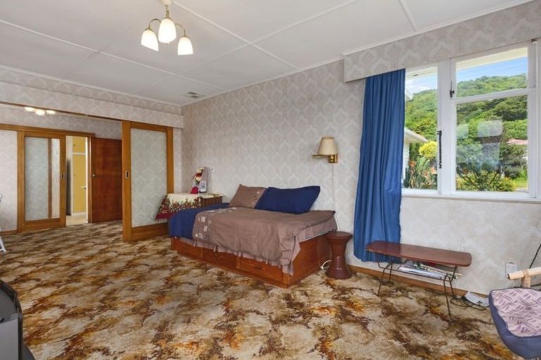 Photo of property in 5 Waiho Terrace, Elsdon, Porirua, 5022