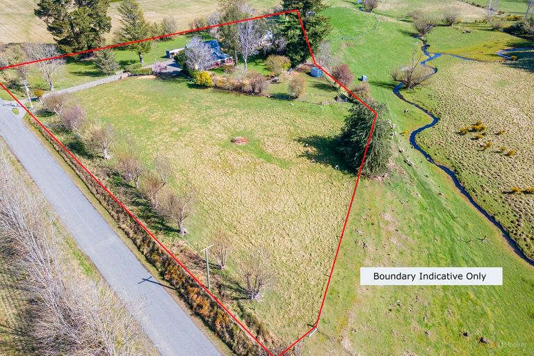 Photo of property in 104 School Road, Pleasant Valley, Geraldine, 7991