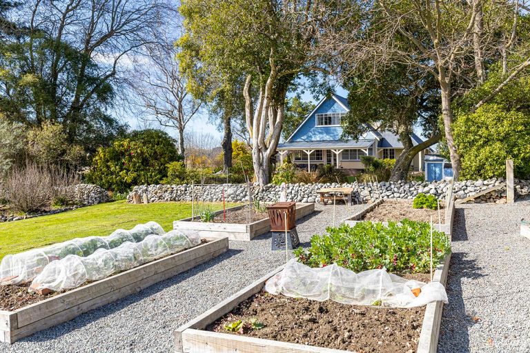 Photo of property in 104 School Road, Pleasant Valley, Geraldine, 7991