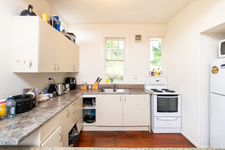 Photo of property in 76a Kelburn Parade, Kelburn, Wellington, 6012