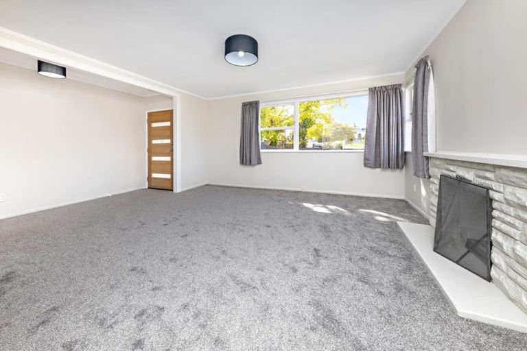 Photo of property in 14 Gainsborough Street, Manurewa, Auckland, 2102