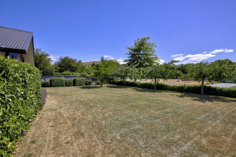 Photo of property in 23 Bridesdale Drive, Lake Hayes, Queenstown, 9304
