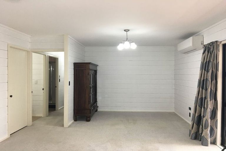 Photo of property in 11 Kereru Grove, Greenhithe, Auckland, 0632