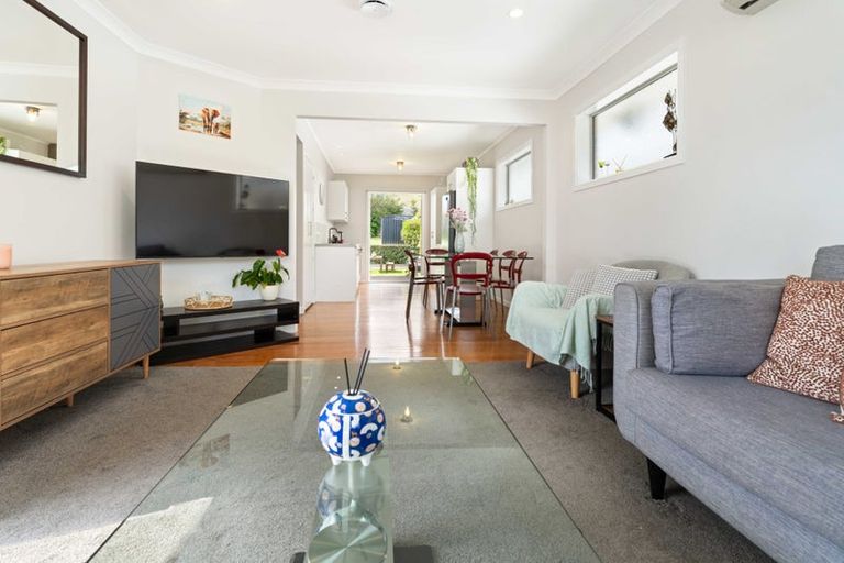 Photo of property in 71 Wallace Road, Mangere Bridge, Auckland, 2022
