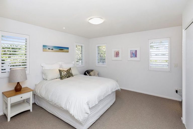 Photo of property in 30 Chateau Drive, Burnside, Christchurch, 8053