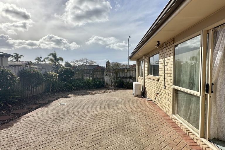 Photo of property in 10 Brosna Place, East Tamaki, Auckland, 2016
